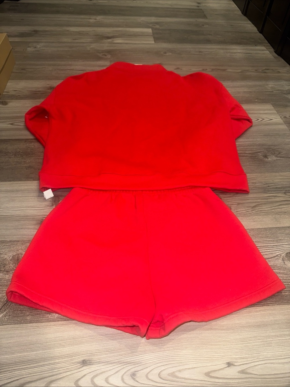 Wilo the label NWT Sporty Red Sweatshirt & Shorts Set size small - Picture 6 of 9